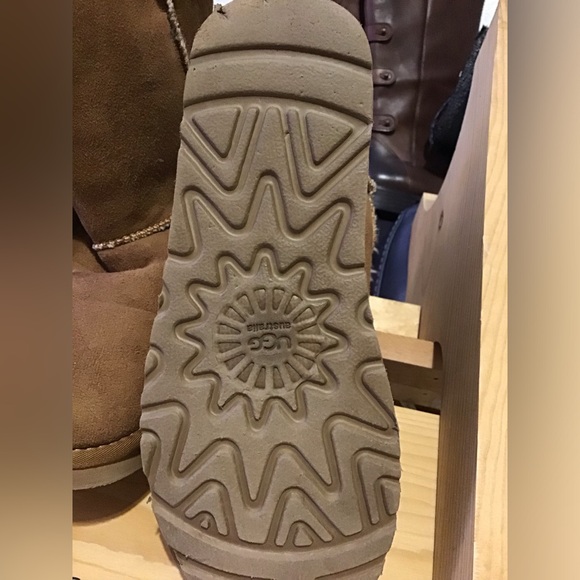 UGG Classic Brown Suede Winter Boots - Picture 5 of 9